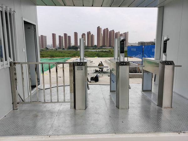 人脸识别门禁道闸