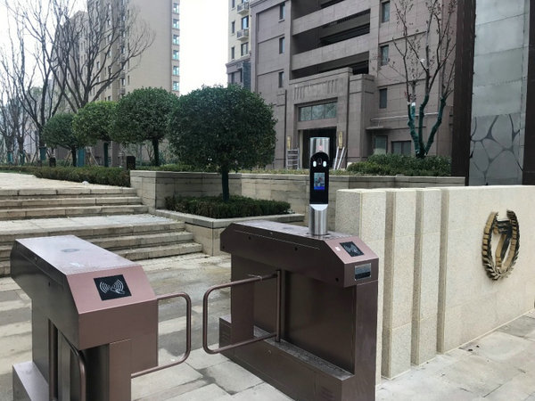 人脸识别门禁道闸